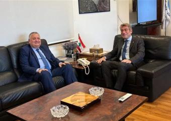 فياّض يبحث مع زينون تلف قوارير الغاز المتضررة جرَاء الحرب