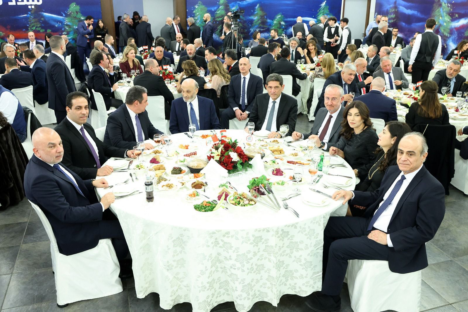 جعجع في عشاء المغتربين: نقف في وجه المنظومة الفاسدة حتى آخر نفس