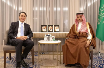 لقاء بين بن فرحان وهوكستين من الأرشيف