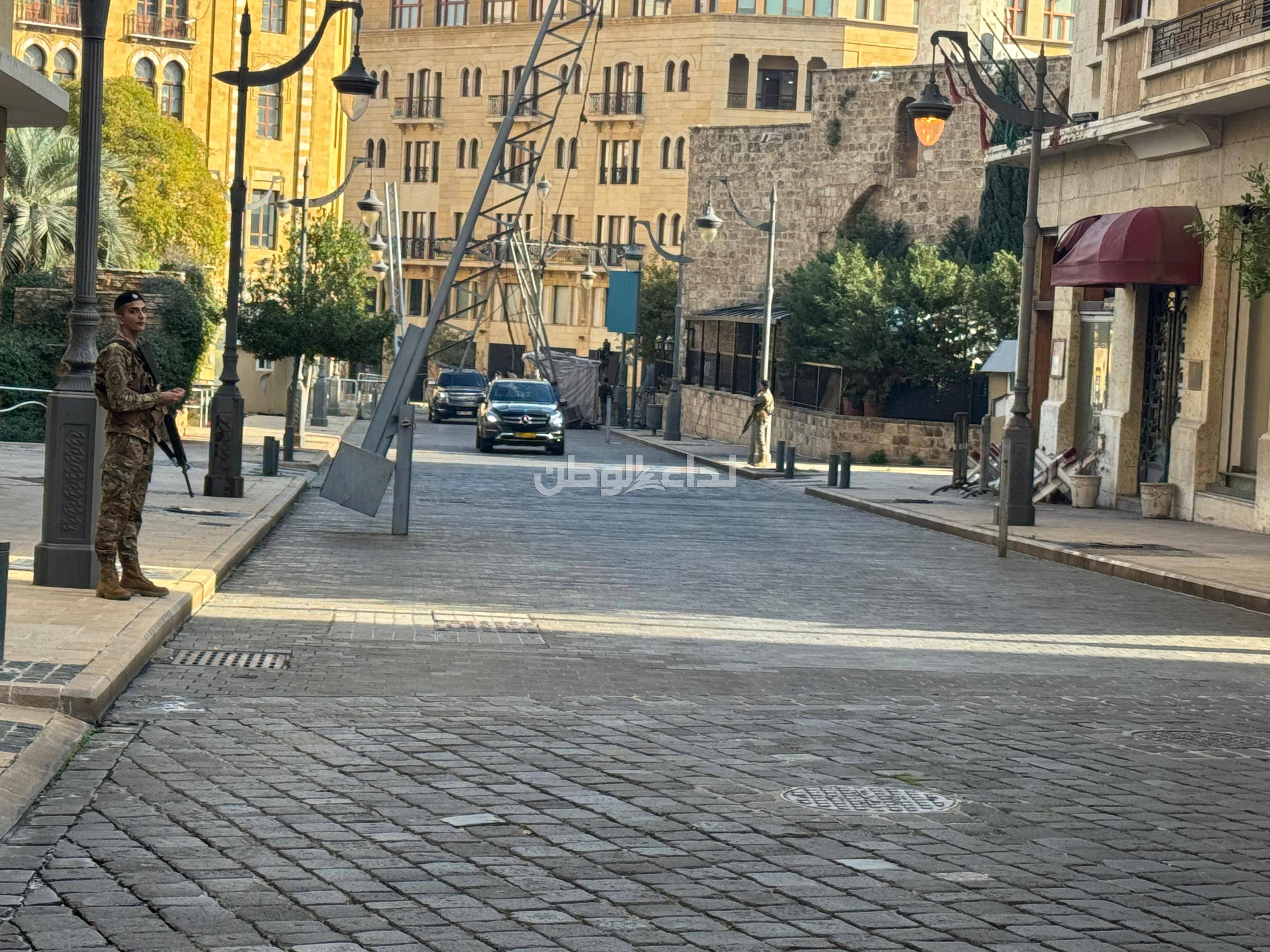 بالصور: إجراءات أمنية مشددة على مداخل البرلمان