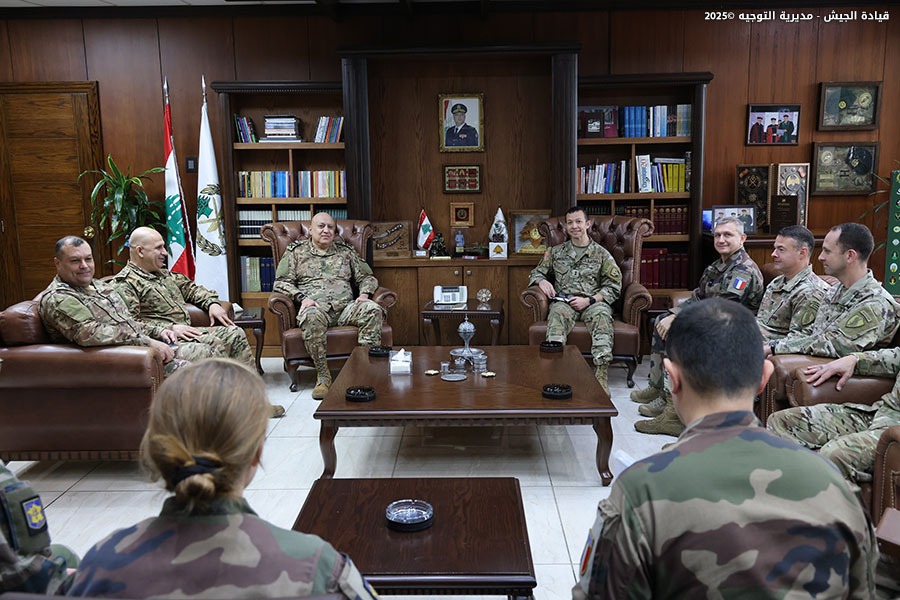 قائد الجيش بالانابة بحث ورئيس لجنة الإشراف الخماسية في مراحل تطبيق اتفاق وقف إطلاق النار