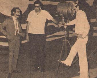 متوسّطاً شوشو والمخرج سيمون أسمر (أرشيف فارس يواكيم)