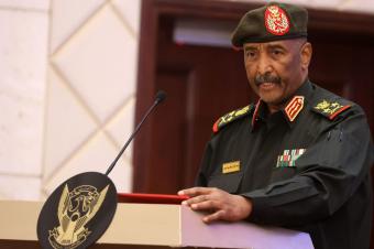 عقوبات أميركية مرتقبة على قائد الجيش السوداني