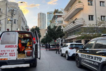 بالفيديو والصور: هجوم في تل أبيب يُسفر عن إصابة 3 أشخاص ومقتل المنفّذ