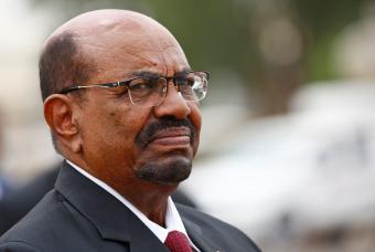 الجنائية الدولية تطلب من السودان تسليم عمر البشير