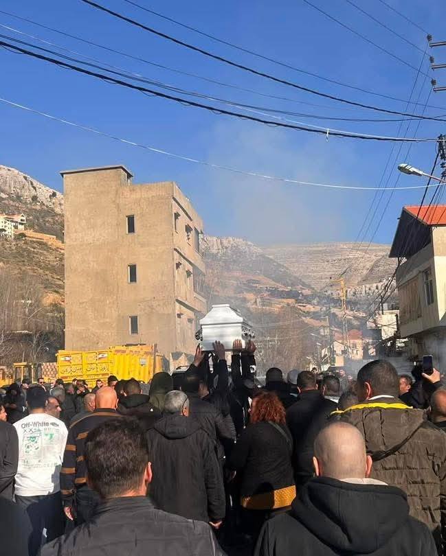 بالفيديو والصور فاريا تودع ابنها الشاب خليل خليل