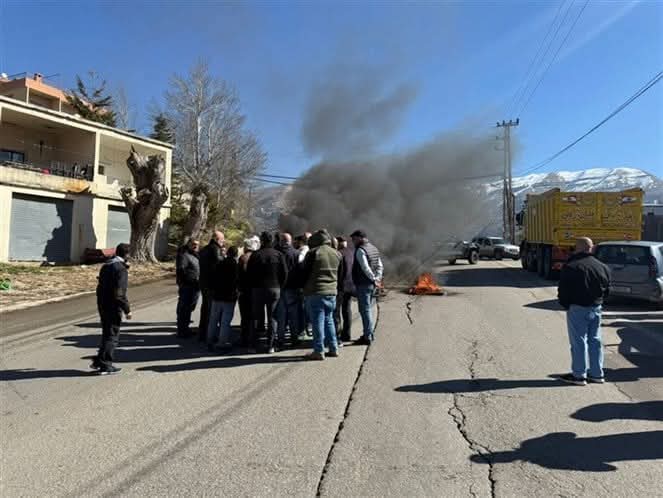 بالصور - غضب شعبي في فاريا ودعوات لتسليم قاتل خليل