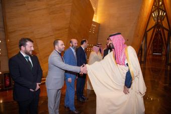 الشرع يلتقي بولي العهد السعودي في الرياض