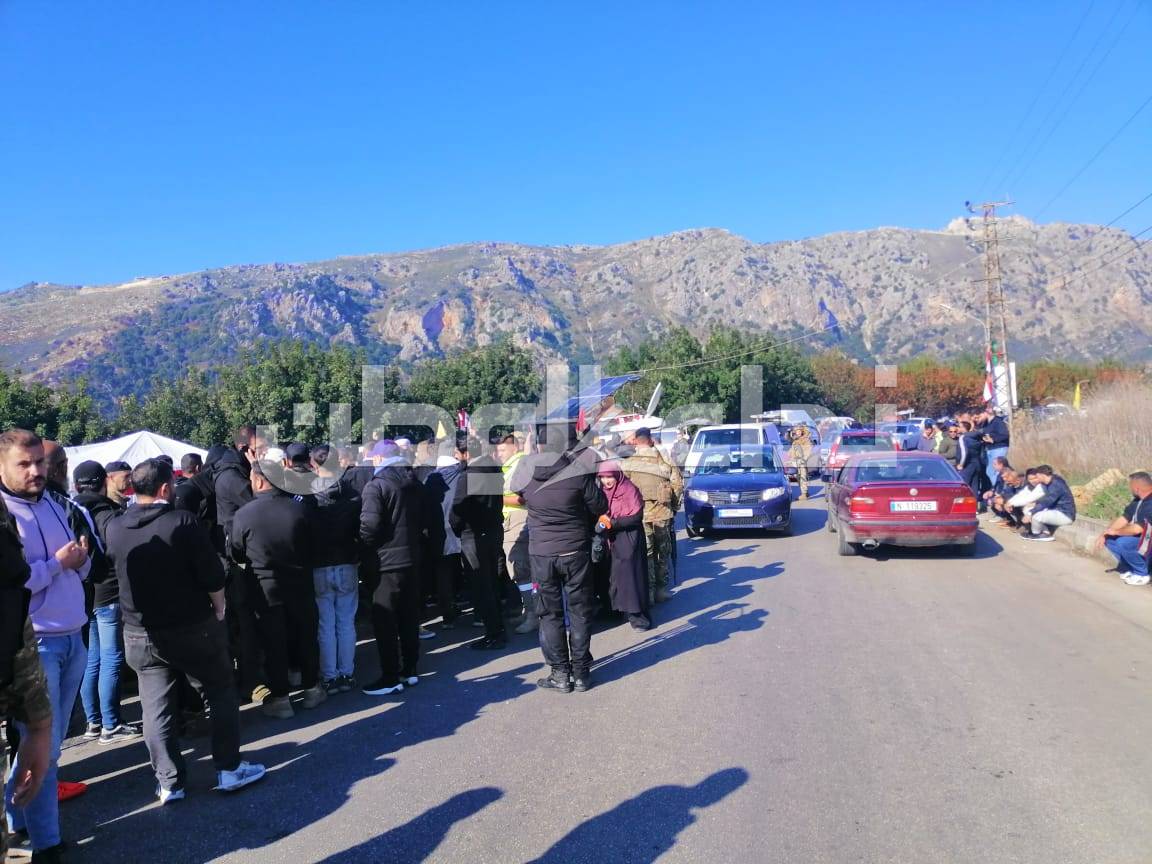 بالصور: أهالي الجنوب توافدوا إليه مطالبين بدخول بلداتهم