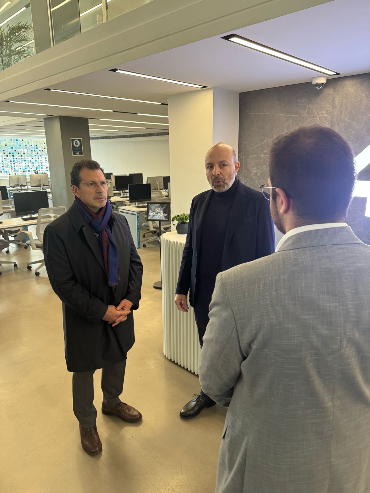 بالصور - شحادة يجول في مدينة بيروت الرقمية: لبنان يساهم بالثورة التكنولوجية والذكاء الاصطناعي