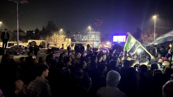 بالصور - الساحل السوري يتحوّل إلى ساحة حرب وتجمّعات شعبية دعماً للقيادة العسكرية