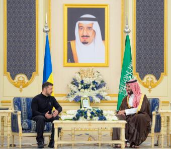 بالفيديو والصور - بن سلمان يبحث في تطوّرات الأزمة الأوكرانية مع زيلينسكي في جدّة