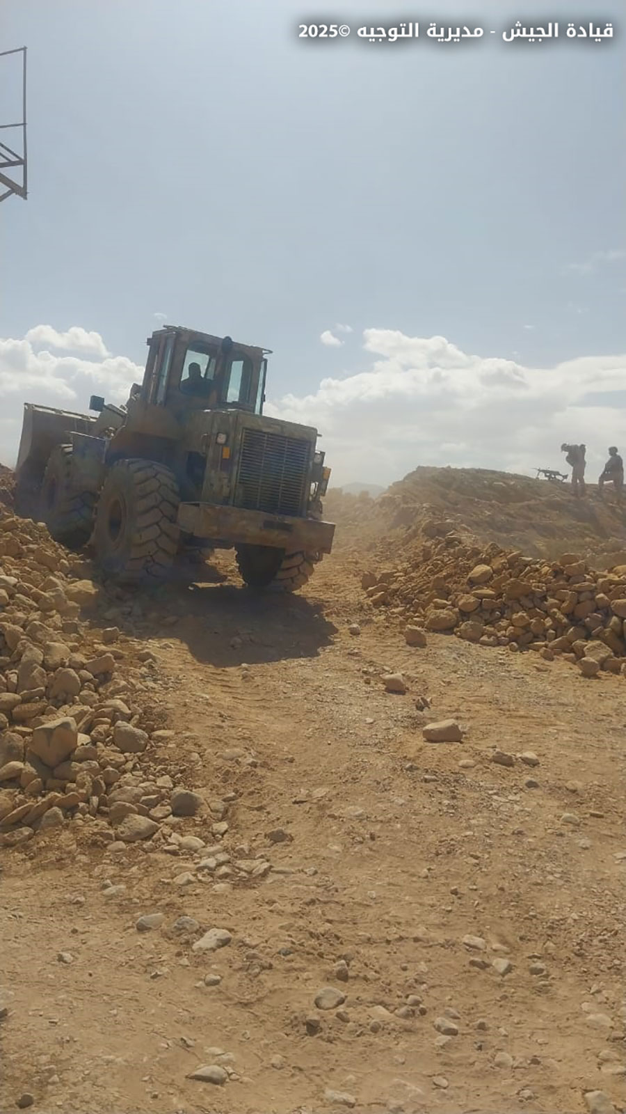 بالصور - الجيش يغلق معابر غير شرعية في الهرمل وبعلبك