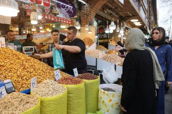 عقوبات أميركية تقطع "الشريان الاقتصادي" لطهران