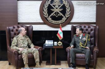 العماد هيكل يبحث التعاون العسكري مع سفراء وملحقين أجانب ويستعرض الأوضاع مع الجميّل