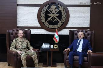العماد هيكل يبحث التعاون العسكري مع سفراء وملحقين أجانب ويستعرض الأوضاع مع الجميّل