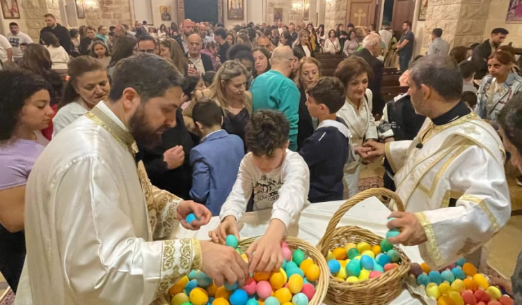 رعية الشويفات احتفلت بالفصح
