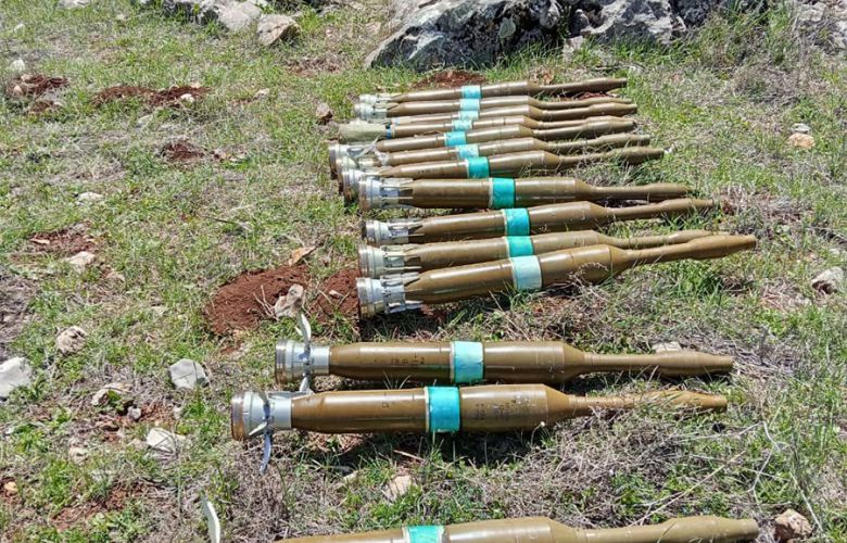 بالصور - الجيش يضبط ترسانة أسلحة ويفكك عصابة تهريب في البقاع