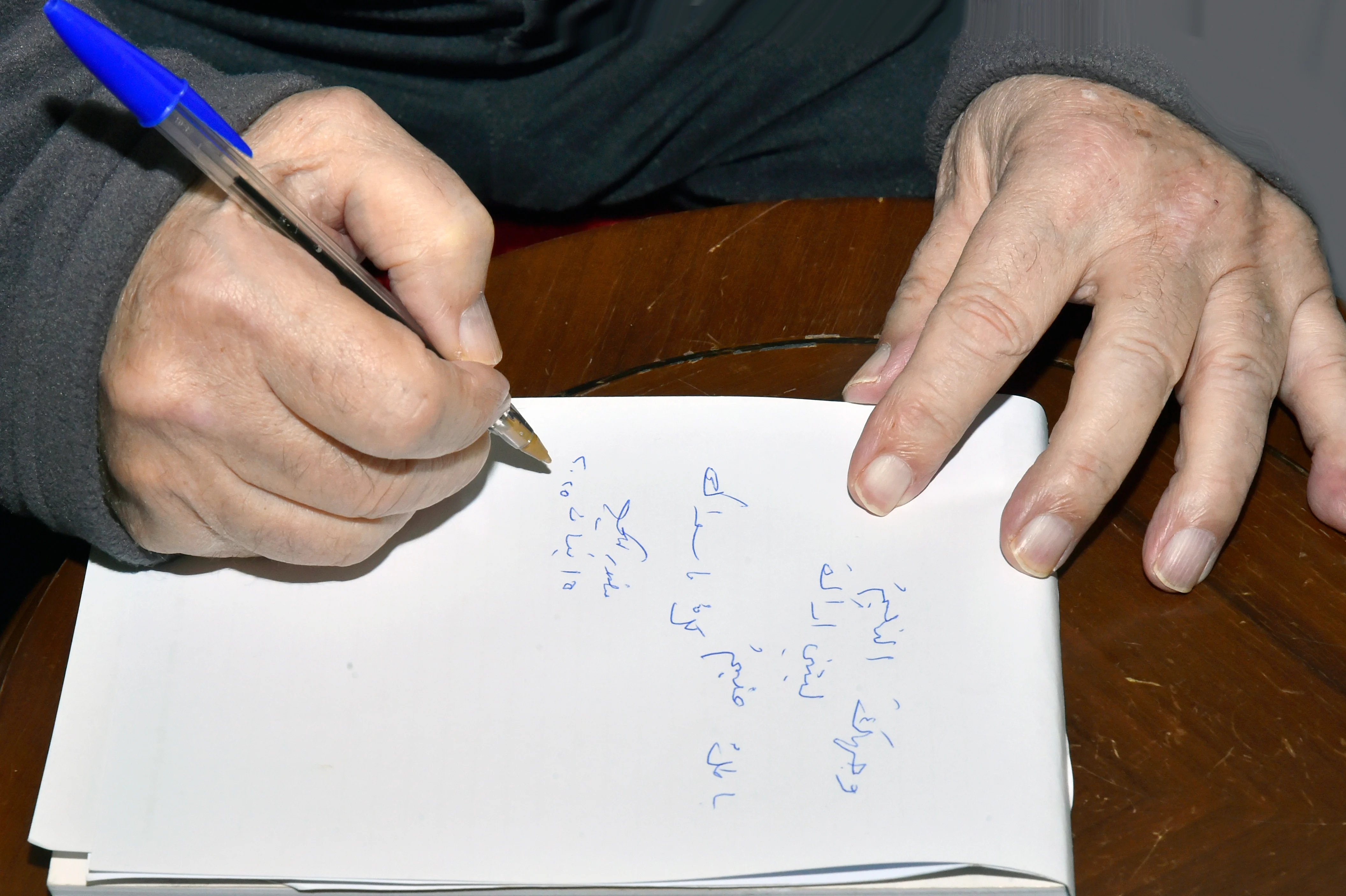 عزف تعال بيننا وحكى عن آلامه وترانيمه والجمعة العظيمة الأب منصور لبكي: لا أحمل ضغينة لأحد وبرحمة إمي لم أرتكب جريمة