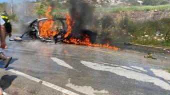 بالصور والفيديو - استهداف سيارة في بلدة كوثرية السياد