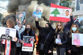 أهالي الضحايا في محيط قصر العدل