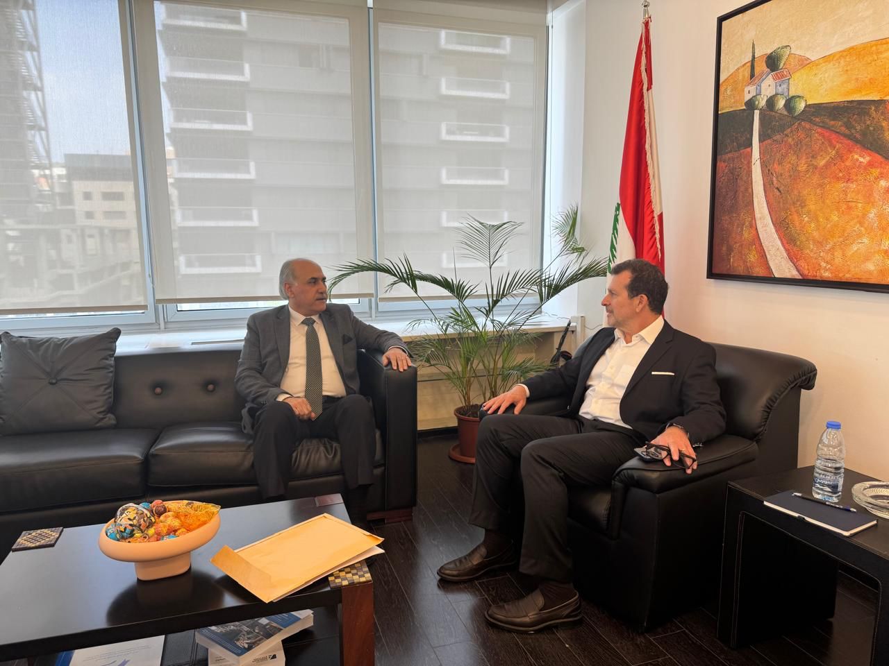 سلسلة لقاءات لشحادة في الوزارة