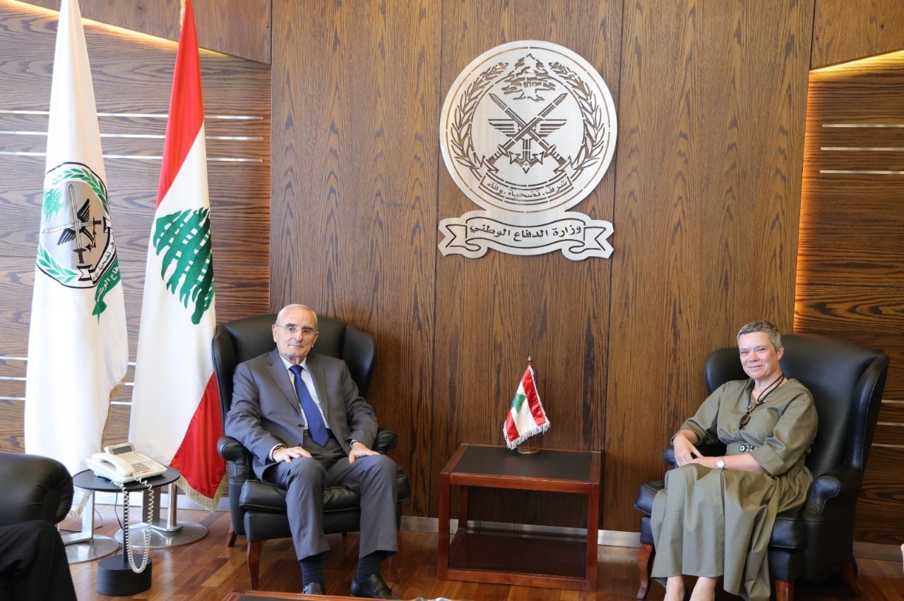 دعم الجيش اللبناني وتطبيق القرار 1701 على طاولة وزير الدفاع الوطني