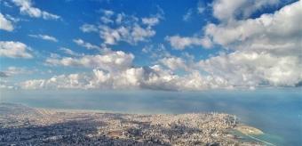 طقس متقلب وأمطار مع انخفاض بالحرارة