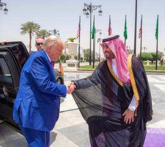 بالفيديو والصور - بن سلمان يستقبل ترامب بحفاوة في قصر اليمامة