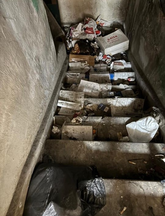 تمييز بين الميسور والكادح في تقاضي الرشاوى تطهير هيكل الخارجية من تجار المصادقات