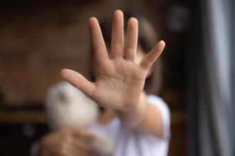 التحرّش في "الديشونية"... جرس إنذار تربوي ونفسي