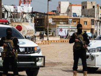 قادة فصائل فلسطينية يغادرون سوريا بعد تضييق ومصادرة ممتلكات