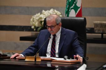 "حزب الله" يقلّد نواف سلام "وسام" رفيق الحريري