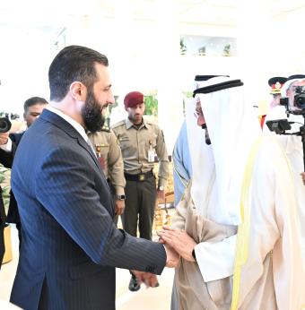 بالصور – محادثات بين أمير الكويت والشرع في "قصر بيان"