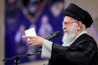 زرادشت يغتال الخامنئي
