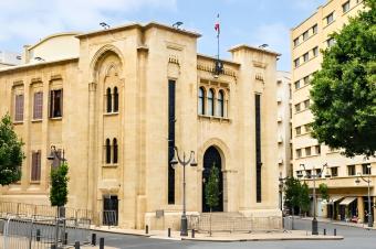 الدولة على وشك تكرار سيناريو الانهيار... نفقات إضافية وقروض متراكمة بلا إصلاحات