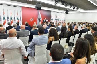 وفد من نقابة اطباء الاسنان عند جعجع