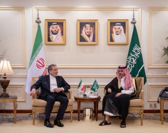 بالصور: بن فرحان يستقبل عراقجي في مكة