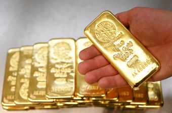 تراجعٌ بأسعار الذهب