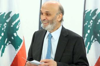 جعجع يرفع كأس النجاح والتفوق لزحلة
