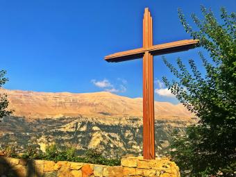 هل يلتحق مسيحيو لبنان بالانفتاح على الشرع؟