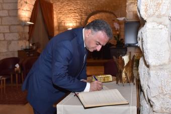 عون يوفد صفير لتهنئة رئيس عام جمعية المرسلين اللبنانيين الموارنة