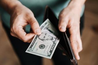 تبخّرت قيمة تعويض نهاية الخدمة والمعاش التقاعدي بعد أزمة 2019