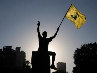مصادر مقربة من حزب الله: موقفنا من الحكومة مرهون بنقاش بند السلاح
