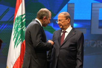 بين كاريزما عون وكاريزما باسيل... نيّالنا