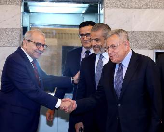 السنيورة يدعم حصرية السلاح بيد الدولة ويدعو إيران لاحترام سيادة لبنان