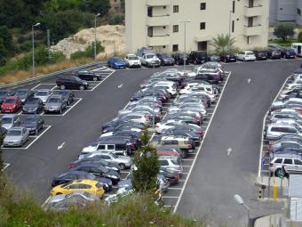 قوى الأمن توقف أشخاصًا سرقوا أموالًا من سيارات أثناء عملهم كـ"Valet Parking"