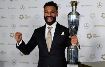 تتويج تاريخي لمحمد صلاح في البريميرليغ