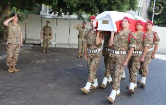 الجيش يودّع شهيدَين سقطا في سبيل الوطن بحضور قائده العماد هيكل