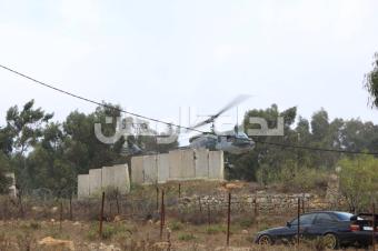 بالصور - برّاك يزور الجنوب بطوّافة الجيش